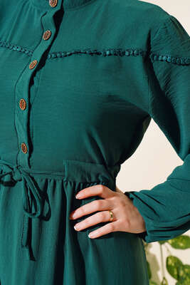 Düğmeli Güpürlü Elbise Zümrüt Yeşili - Thumbnail