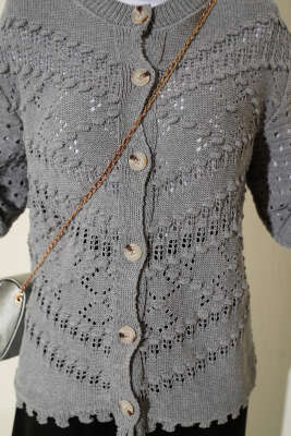 Düğmeli Kabartma Detaylı Kısa Ajurlu Hırka Gri - Yılın Fırsatı