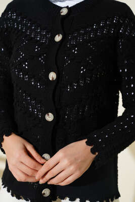 Düğmeli Kabartma Detaylı Kısa Ajurlu Hırka Siyah - Hırka