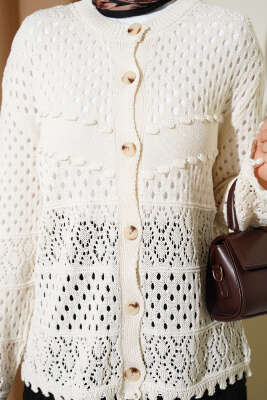 Düğmeli Kabartmalı Kısa Triko Hırka Ekru - Yılın Fırsatı