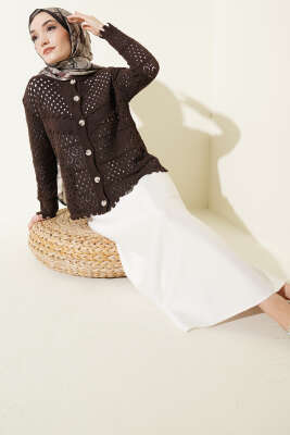 Düğmeli Kabartmalı Kısa Triko Hırka Kahve - Hırka