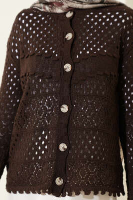 Düğmeli Kabartmalı Kısa Triko Hırka Kahve - Hırka