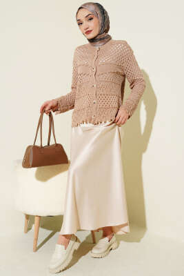 Düğmeli Kabartmalı Kısa Triko Hırka Latte - Hırka