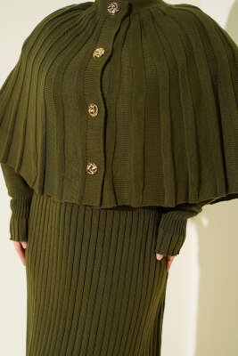 Düğmeli Pelerinli Triko Elbise Takım Haki - Elbise