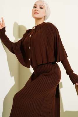 Düğmeli Pelerinli Triko Elbise Takım Kahve - RAFİMİX