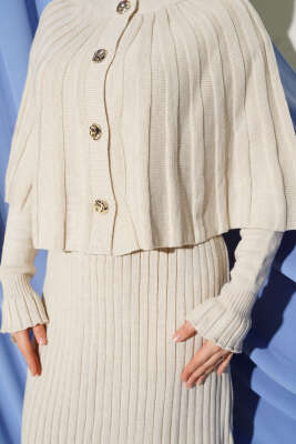 Düğmeli Pelerinli Triko Elbise Takım Taş - İkili Takım