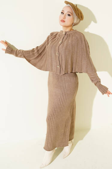 Düğmeli Pelerinli Triko Elbise Takım Vizon - Elbise