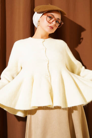 Düğmeli Pile Detaylı Triko Hırka Krem - Hırka