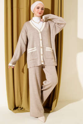 Düğmeli Şeritli Hırkalı Triko İkili Takım Vizon - NESSİA