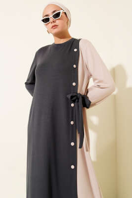 Düğmeli Yandan Bağlamalı Bisiklet Yaka Elbise Füme - Elbise