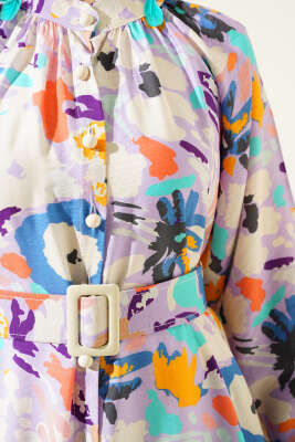 Ebru Desenli Kemerli Düğmeli Elbise Lila - Tesettür Elbise