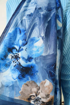 Ebruli Flowers Soft Şal Lacivert - Başörtüsü