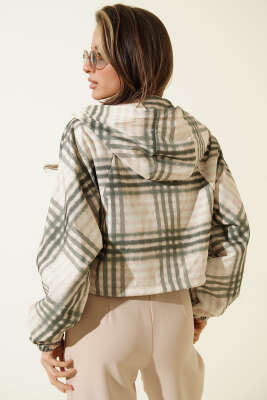 Ekoseli Kapüşonlu Kısa Ceket Haki - Kadın Giyim Modelleri