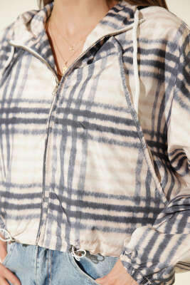 Ekoseli Kapüşonlu Kısa Ceket Lacivert - Kadın Giyim Modelleri