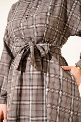 Ekoseli Yaka Düğmeli Elbise Füme - Elbise