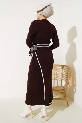 Eteği Bağlamalı Triko Elbise Kahve - Tesettür Elbise