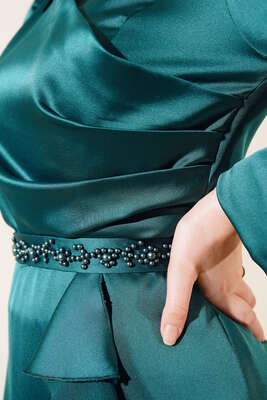 Eteği Fırfırlı Kuşak Bağlamalı Elbise Zümrüt - Elbise