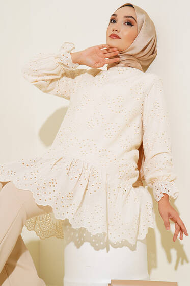 Eteği Pileli Brodeli Tunik Bej - Tunik