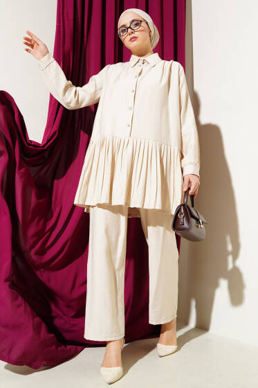 Eteği Pileli Yarım Düğmeli İkili Takım Bej - İkili Takım