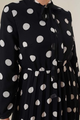 Eteği Piliseli Puantiyeli Siyah Şifon Elbise - Thumbnail