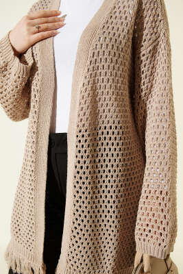 Eteği Püsküllü Ajurlu Triko Hırka Bej - Hırka