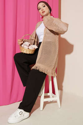 Eteği Püsküllü Ajurlu Triko Hırka Latte - Hırka