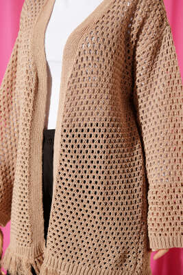 Eteği Püsküllü Ajurlu Triko Hırka Latte - Hırka