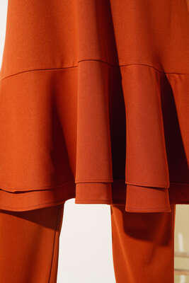 Eteği Ucu Kat Detaylı Tunik Pantolon Takım Taba - Thumbnail