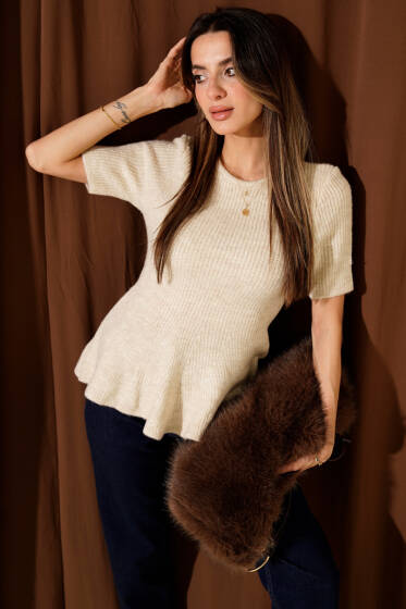 Eteği Volanlı Kısa Kol Triko Bluz Bej - Kadın Giyim Modelleri