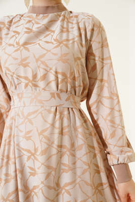 Etek Pileli Kol Pileli Desen Elbise Bej - Tesettür Elbise