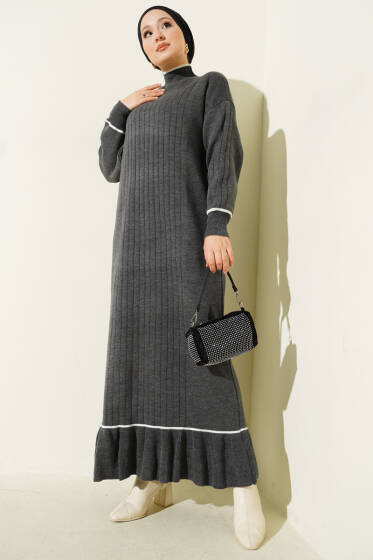 Etek Ucu Fırfır Detaylı Triko Elbise Füme - Elbise