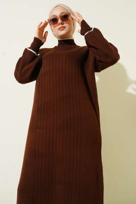 Etek Ucu Fırfır Detaylı Triko Elbise Kahve - Elbise