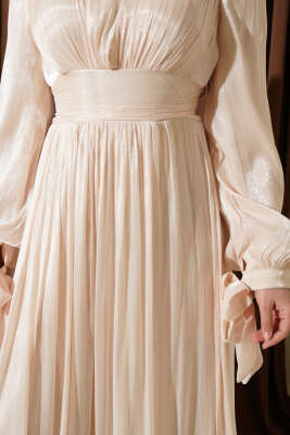 Etek Ucu Fırfırlı Büzgülü Abiye Elbise Bej - Elbise