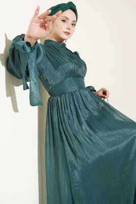 Etek Ucu Fırfırlı Büzgülü Abiye Elbise Zümrüt - Elbise