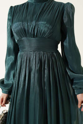 Etek Ucu Fırfırlı Büzgülü Abiye Elbise Zümrüt - Elbise