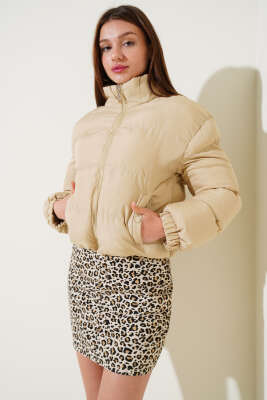 	 Etek Ucu Lastikli Kısa Şişme Mont Bej - Kadın Giyim Modelleri
