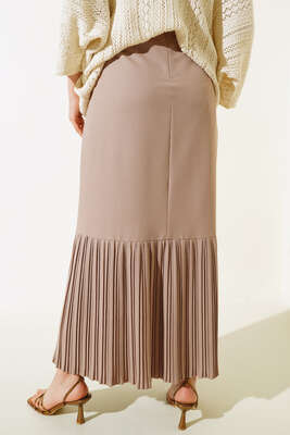 Etek Ucu Piliseli Düğmeli Bej Etek - Uzun Etek