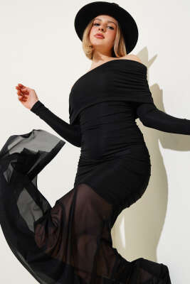 Etek Ucu Tül Büzgülü Kayık Yaka Elbise Siyah - Kadın Giyim Modelleri