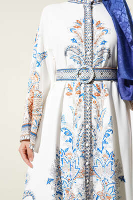 Etnik Desen Düğmeli Kemerli Elbise Beyaz - Tesettür Elbise