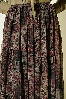 Etnik Desen Katlı Şifon Etek Haki - Etek