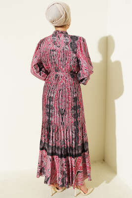 Etnik Desen Pileli Saten Elbise Kırmızı - Elbise