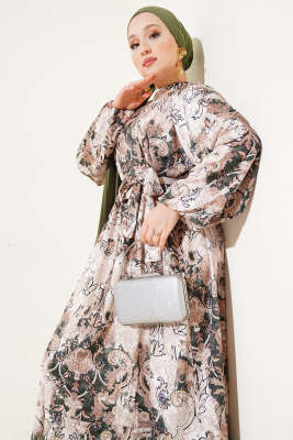 Etnik Desenli Kuşaklı Saten Elbise Yeşil - Tesettür Elbise