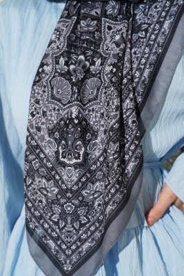 Etnik Desenli Şerit Geçişli Eşarp Füme - Başörtüsü