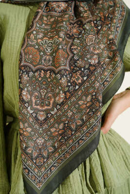 Etnik Desenli Şerit Geçişli Eşarp Zümrüt - Başörtüsü