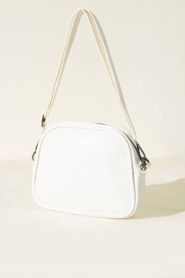 Fermuarlı Çapraz Askılı Çanta Beyaz - Kol Çantası