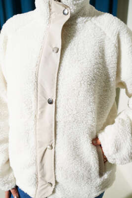 Fermuarlı Çıtçıtlı Peluş Mont Ekru - Mont