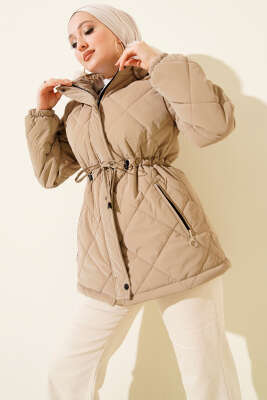Fermuarlı Kapüşonlu Kısa Kapitone Mont Bej - MUSTİ