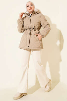 Fermuarlı Kapüşonlu Kısa Kapitone Mont Bej - Mont
