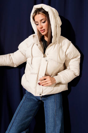 Fermuarlı Kapüşonlu Kısa Şişme Mont Taş - Kadın Giyim Modelleri