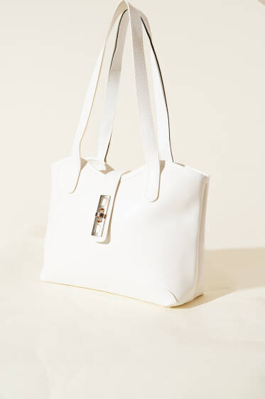 Fermuarlı Kilit Detaylı Kol Çanta Beyaz - Kol Çantası